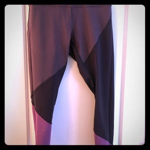 Size 12 lululemon. No visible wear or pulling.